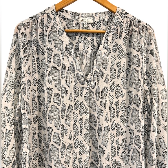Jodifl Snake Animal Print Sheer Vneck Blouse Black & White Neutral Minimalist - Picture 2 of 10